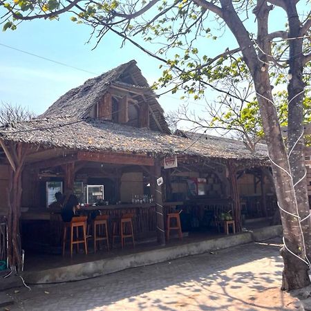 Q'Pelagos Sunset Bungalow Τζίλι Τραγουανγκάν Εξωτερικό φωτογραφία