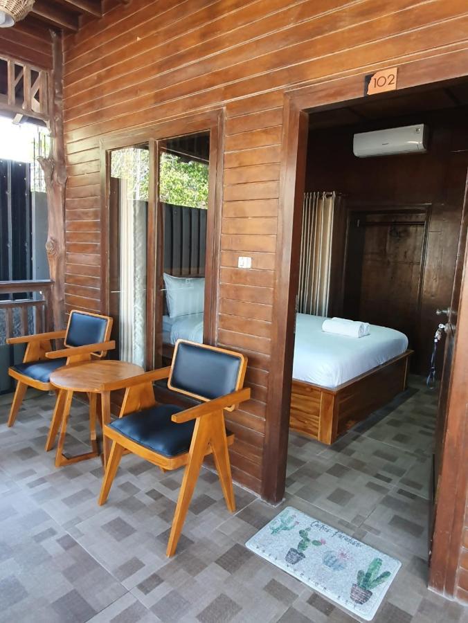 Q'Pelagos Sunset Bungalow Τζίλι Τραγουανγκάν Εξωτερικό φωτογραφία