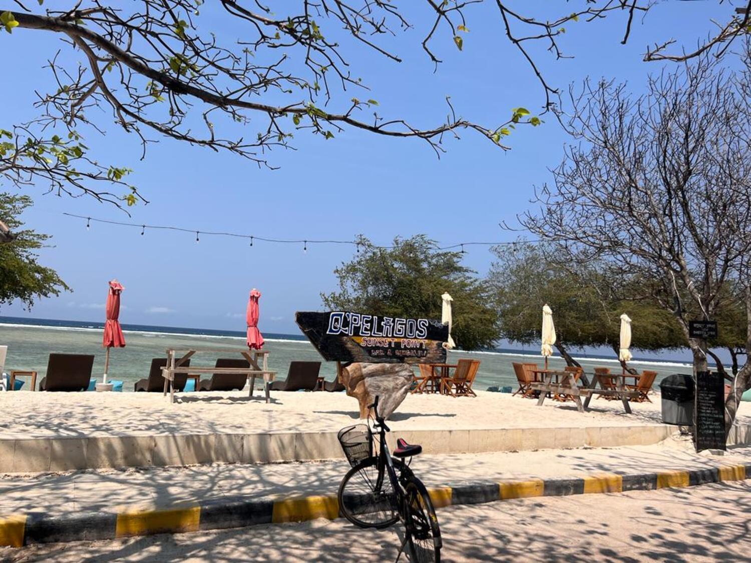 Q'Pelagos Sunset Bungalow Τζίλι Τραγουανγκάν Εξωτερικό φωτογραφία